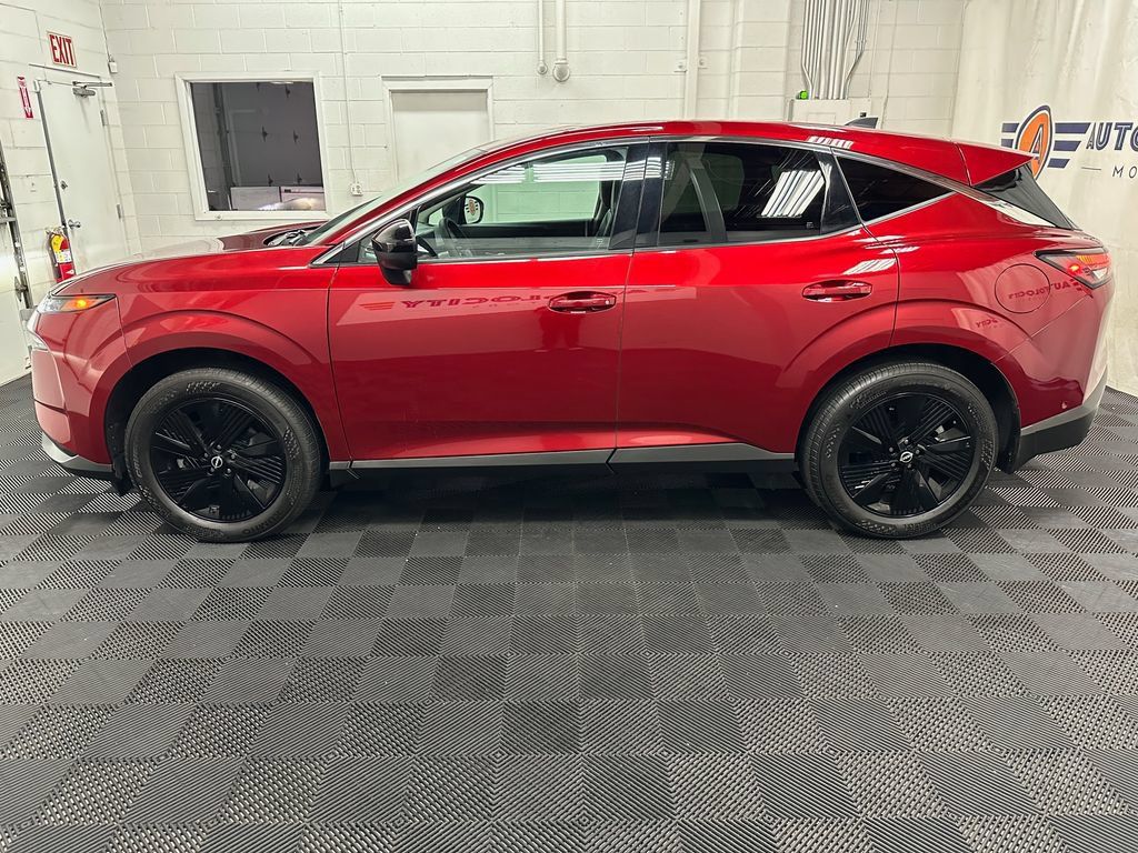 Used 2025 Nissan Murano SV AWD/4WD image 6