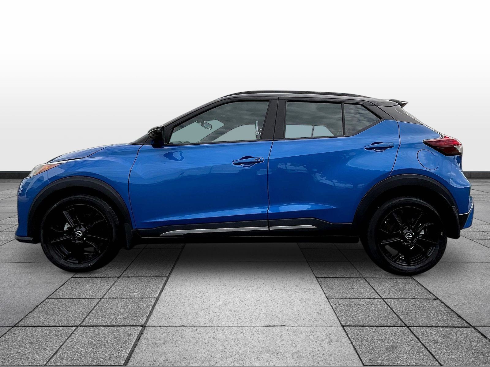 Certified 2024 Nissan Kicks SR w/ SR Premium Package FWD image 8
