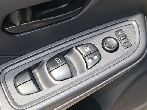 Used 2025 Nissan Versa S w/ Trunk Package FWD image 14