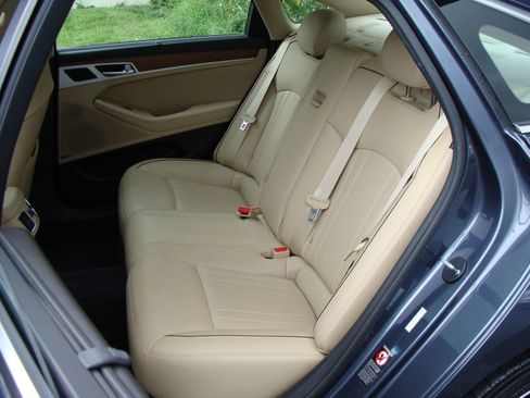 Used 2017 Genesis G80 3.8 w/ Option Group 03 image 39