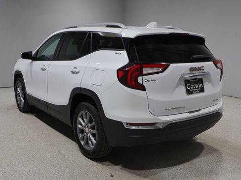 Used 2024 GMC Terrain SLT AWD/4WD image 5