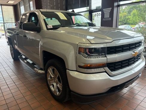 Used 2018 Chevrolet Silverado 1500 Custom w/ Custom Value Package RWD image 1