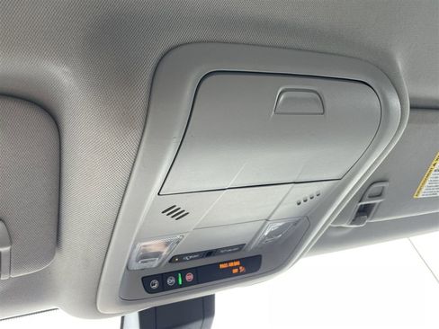 Used 2023 Chevrolet Equinox LT image 17