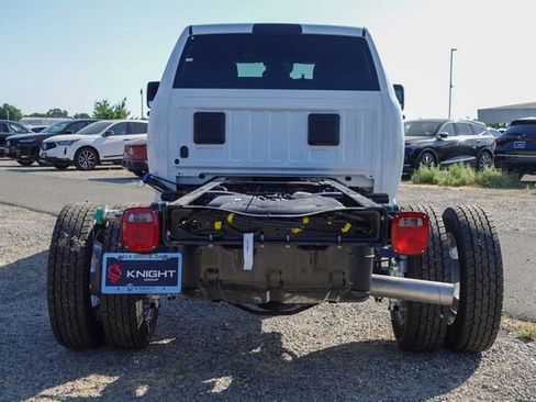 New 2025 RAM 5500 Tradesman AWD/4WD image 17