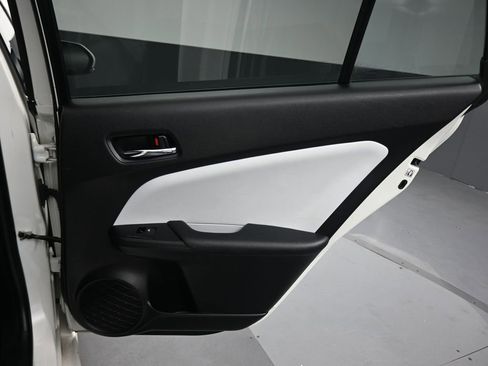 Used 2017 Toyota Prius Prime Advanced image 32