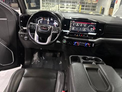 Used 2025 GMC Sierra 1500 SLT AWD/4WD image 33
