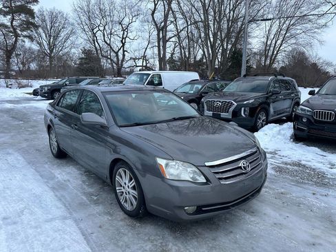 Used 2007 Toyota Avalon XL image 3