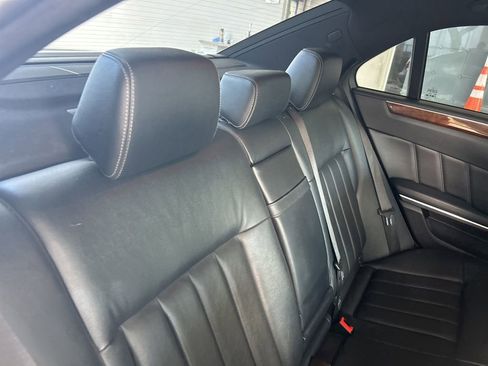 Used 2014 Mercedes-Benz E 550 4MATIC Sedan image 26