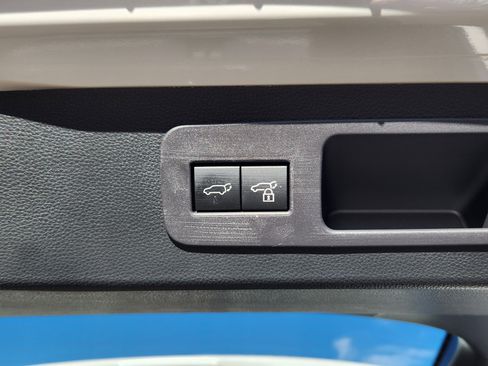 Used 2025 Lexus LX 600 4WD w/ Luxury Package image 22