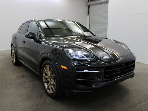 Used 2026 Porsche Cayenne GTS AWD/4WD image 9