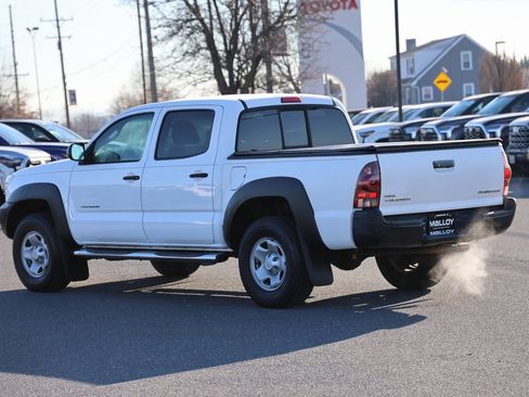 Used 2014 Toyota Tacoma PreRunner image 2