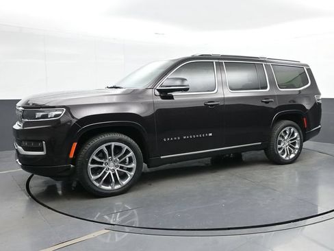 Used 2023 Jeep Grand Wagoneer Series II AWD/4WD image 4