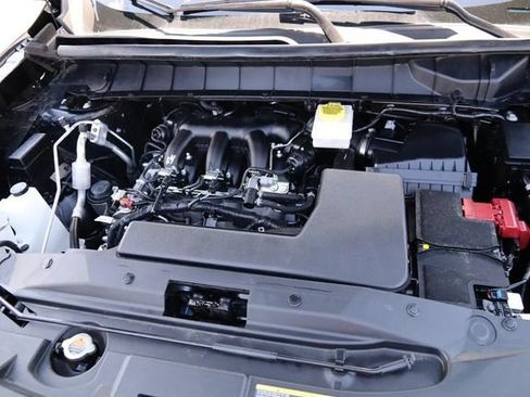 Certified 2025 Nissan Pathfinder SV FWD image 30