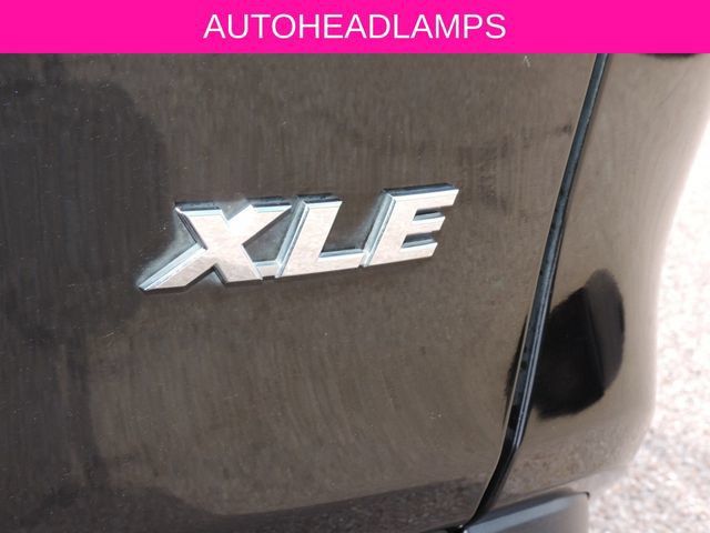 Used 2021 Toyota RAV4 XLE FWD image 13
