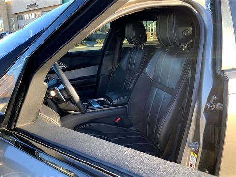 Used 2020 Land Rover Range Rover Velar R-Dynamic S image 7