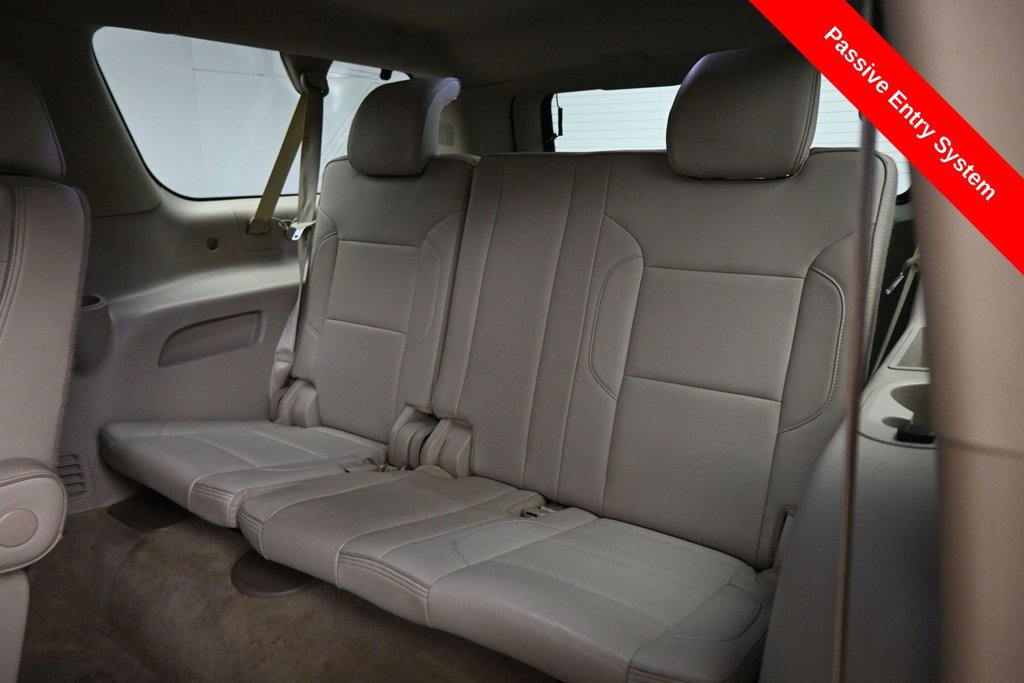 Used 2015 GMC Yukon XL Denali w/ Touring Package RWD image 17