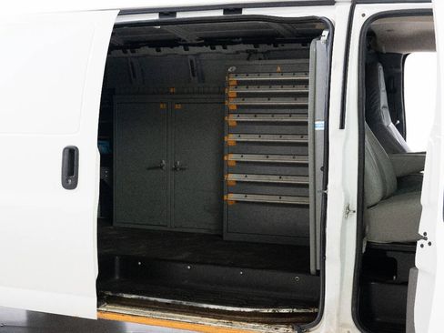 Used 2018 Chevrolet Express 3500 Extended w/ Driver Convenience Package RWD image 51
