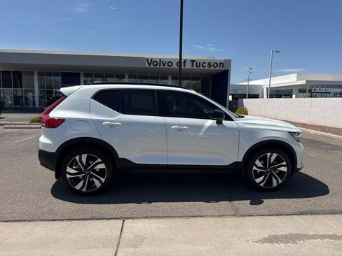 New 2026 Volvo XC40 B5 Plus w/ Climate Package AWD/4WD image 4