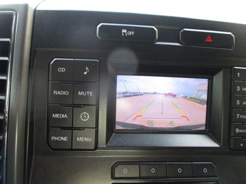 Used 2017 Ford F150 XLT w/ Trailer Tow Package image 23