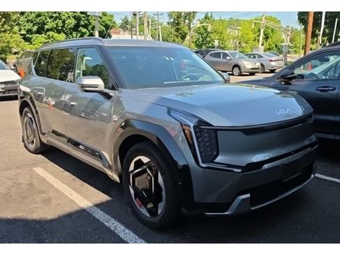 Used 2024 Kia EV9 Land AWD/4WD image 2