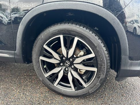 Used 2021 Honda Pilot Touring image 10