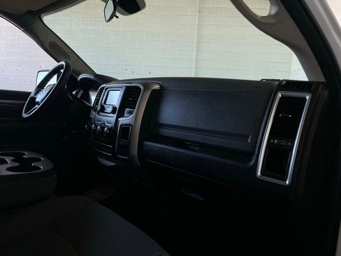 Used 2020 RAM 1500 Classic SLT image 12