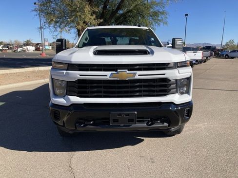 Used 2024 Chevrolet Silverado 2500 Custom w/ Custom Value Package image 3