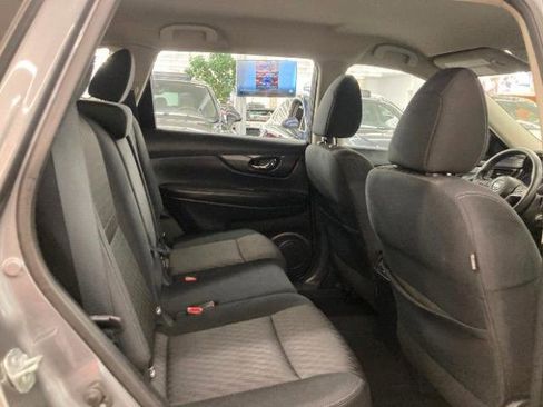 Used 2017 Nissan Rogue S AWD/4WD image 12