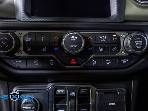 Used 2019 Jeep Wrangler Unlimited Rubicon AWD/4WD image 17