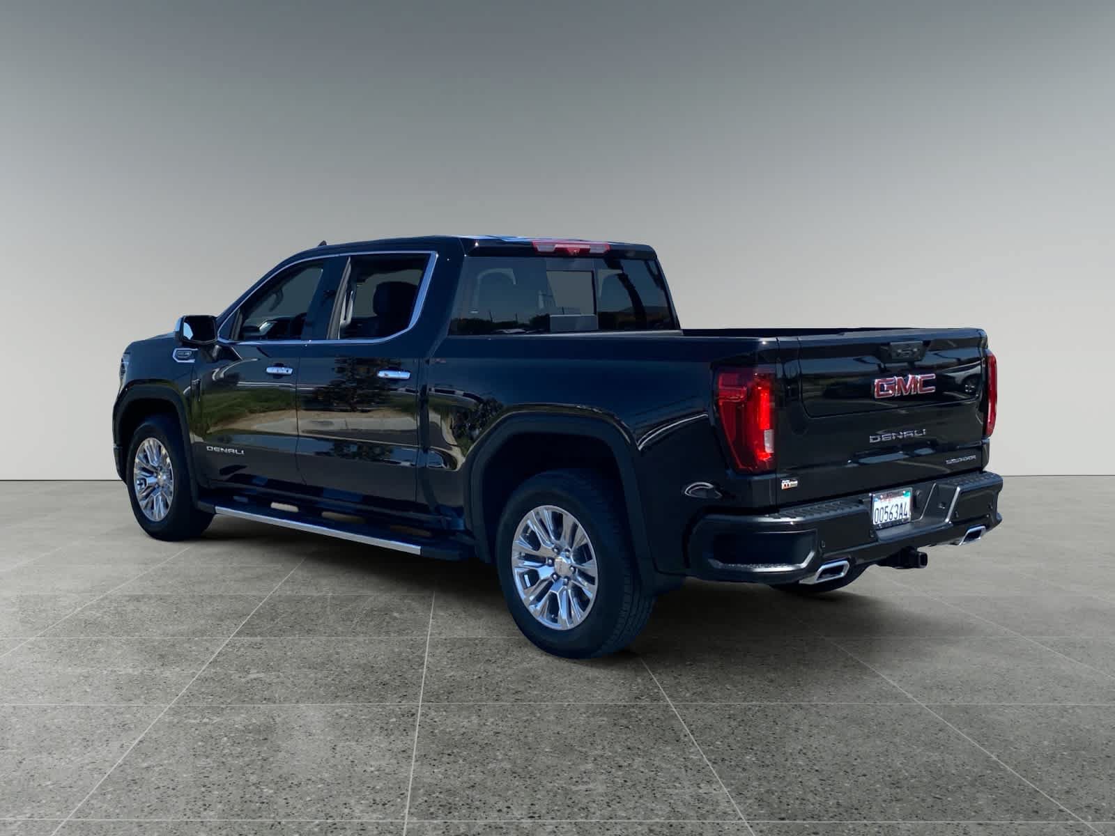 Used 2026 GMC Sierra 1500 Denali w/ Technology Package RWD image 3