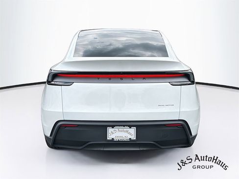 Used 2026 Tesla Model Y Long Range AWD/4WD image 6