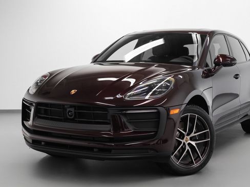 Certified 2026 Porsche Macan AWD/4WD image 7