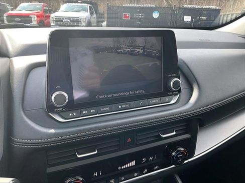 Used 2024 Nissan Rogue SV image 26