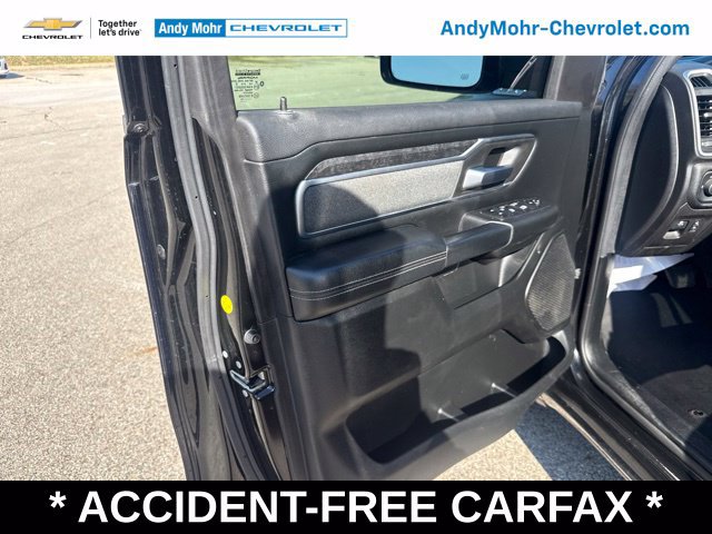 Used 2019 RAM 1500 4x4 Crew Cab image 12