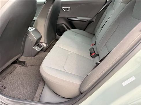 New 2025 Kia K4 LXS image 10