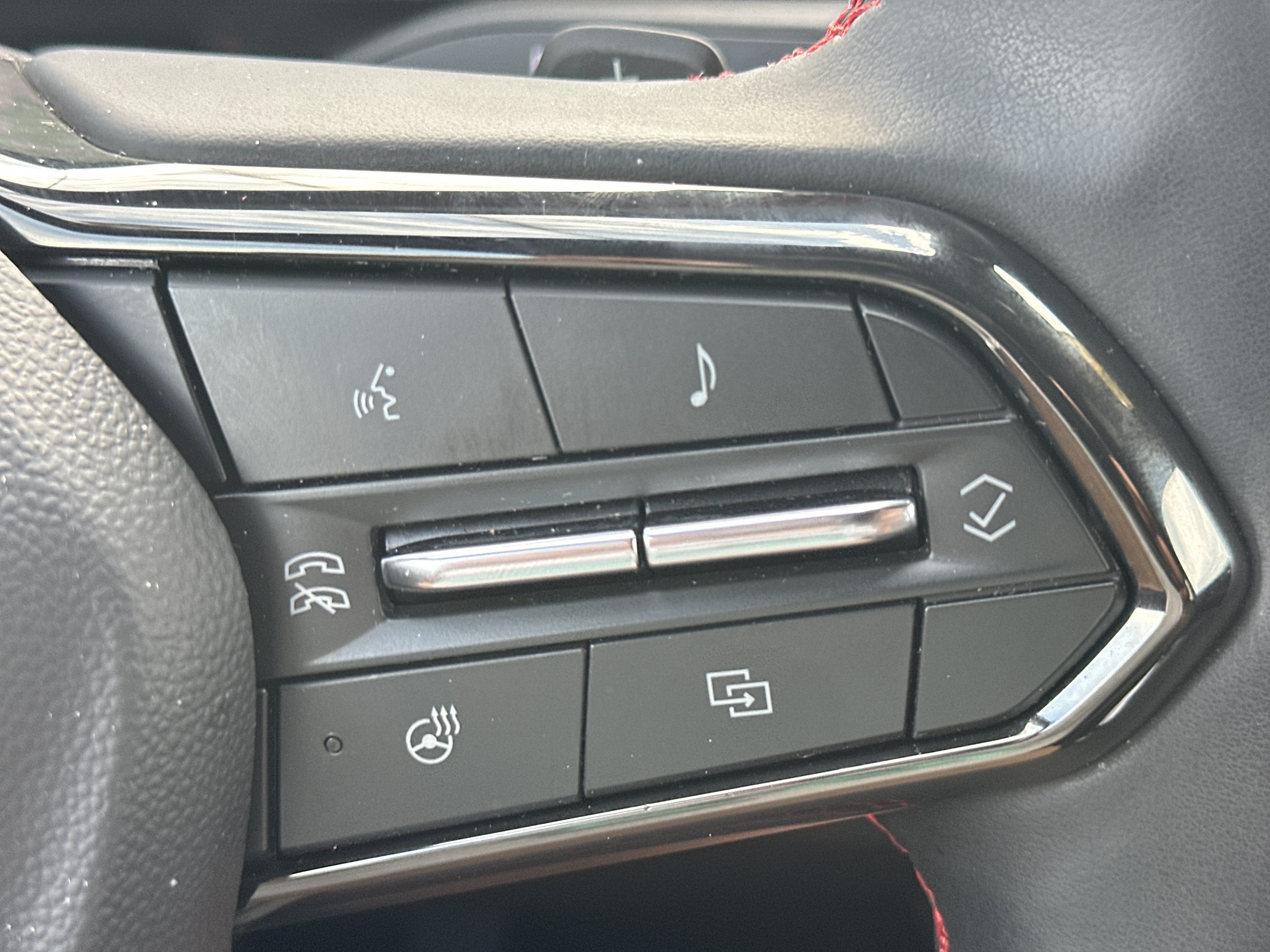 Certified 2025 Chevrolet Equinox RS AWD/4WD image 27
