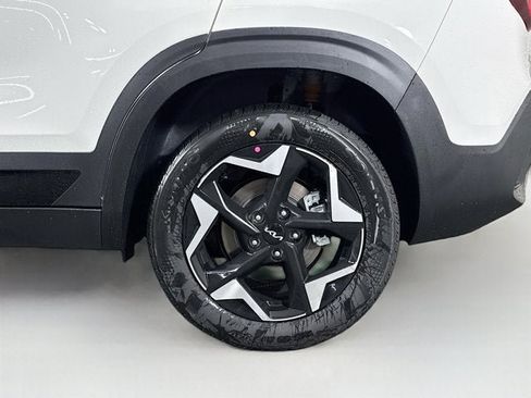 New 2026 Kia Seltos S image 10