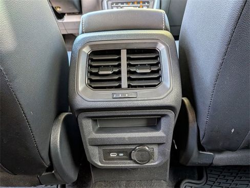 Certified 2024 Volkswagen Tiguan SE image 16