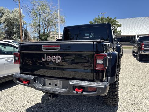 Used 2020 Jeep Gladiator Rubicon AWD/4WD image 5