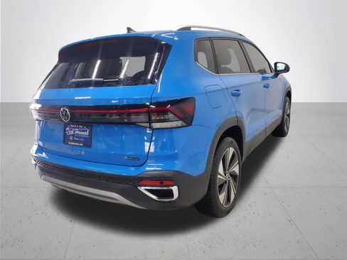 New 2026 Volkswagen Taos SE AWD/4WD image 12