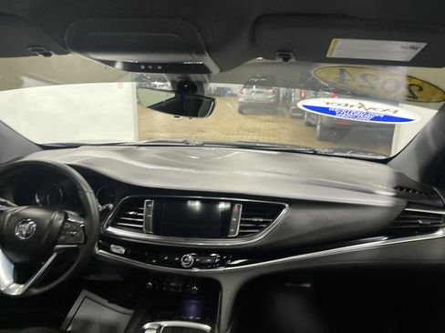 Used 2024 Buick Enclave Avenir image 23