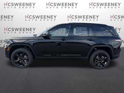 New 2025 Jeep Grand Cherokee Laredo image 2