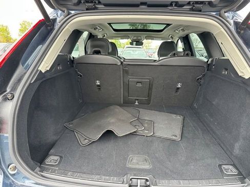 Used 2025 Volvo XC60 B5 Core AWD/4WD image 8