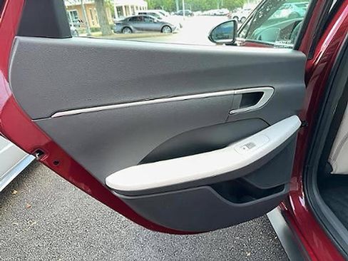 Used 2023 Hyundai Sonata SE FWD image 9