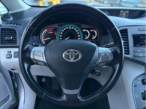 Used 2009 Toyota Venza AWD w/ Comfort Pkg image 14