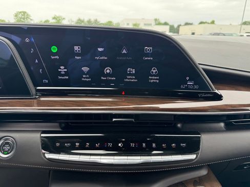 Certified 2024 Cadillac Escalade ESV Premium Luxury Platinum AWD/4WD image 20