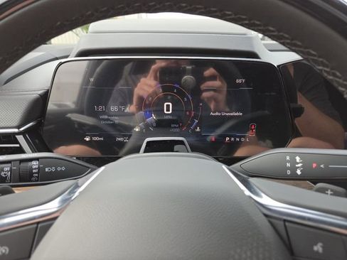 New 2026 Chevrolet Suburban High Country image 38