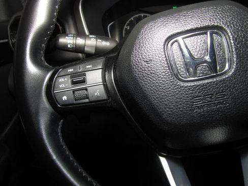 Certified 2025 Honda Pilot Touring image 5
