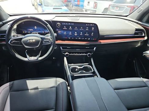 Used 2024 Chevrolet Traverse Z71 w/ Enhanced Driving Package AWD/4WD image 8