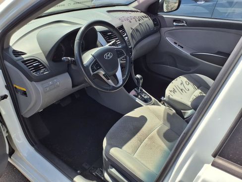 Used 2013 Hyundai Accent SE FWD image 4